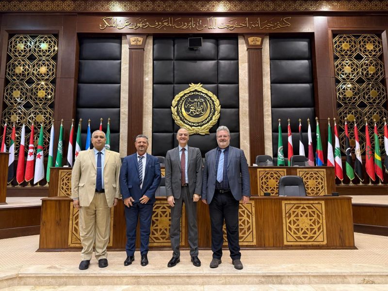 وفد فرنسي رفيع المستوى يُبدي إعجابه بإمكانات الأكاديمية العربية في أبي قير