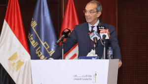 وزير الاتصالات يشهد تخريج الدفعة الأولى من برنامج القانون والتكنولوجيا