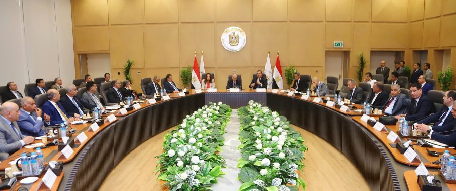 الوزراء يناقشون حالة المنظومة المائية لترعة السويس وتوفير مياه الشرب بالمحافظة