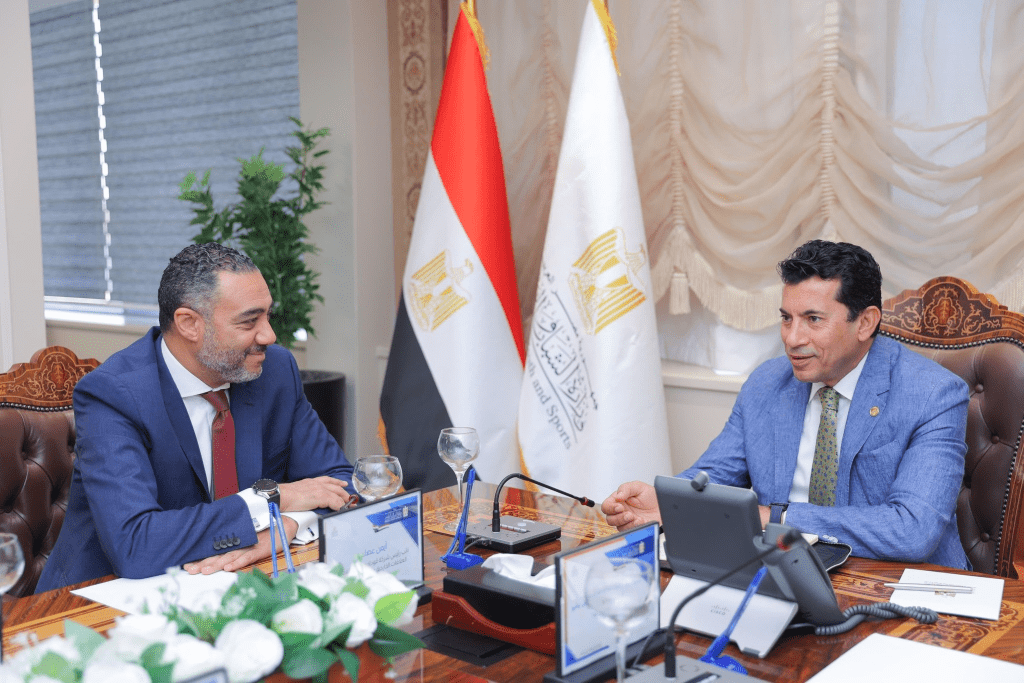 تعاون بين «ڤودافون مصر» و «الشباب والرياضة» لإنشاء محطات تقوية شبكات المحمول بـ35 موقعا