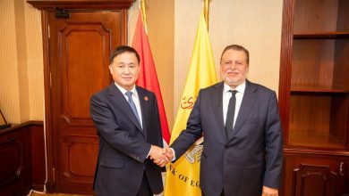 محافظ البنك المركزي المصري يستقبل نظيره الصيني ويشهدان توقيع 3 مذكرات للتعاون المشترك
