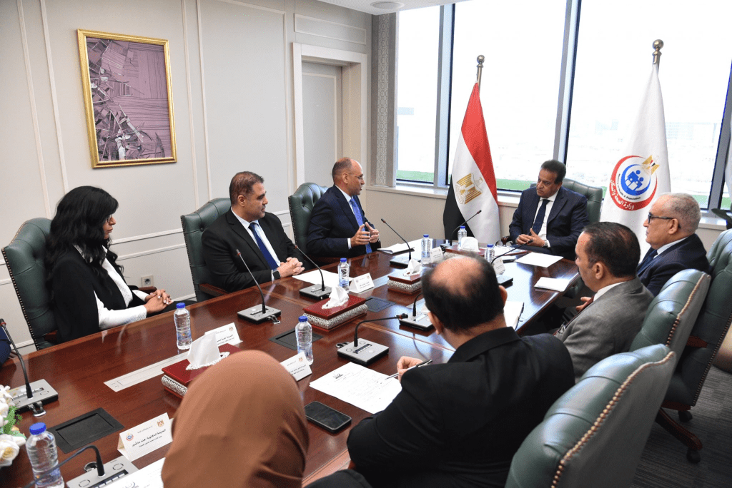 وزير الصحة يبحث التعاون مع وفد «جونسون آند جونسون»
