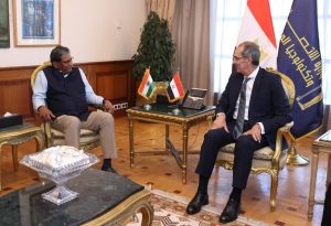 وزير الاتصالات يبحث مع سفير الهند التعاون في الذكاء الاصطناعي والتعهيد