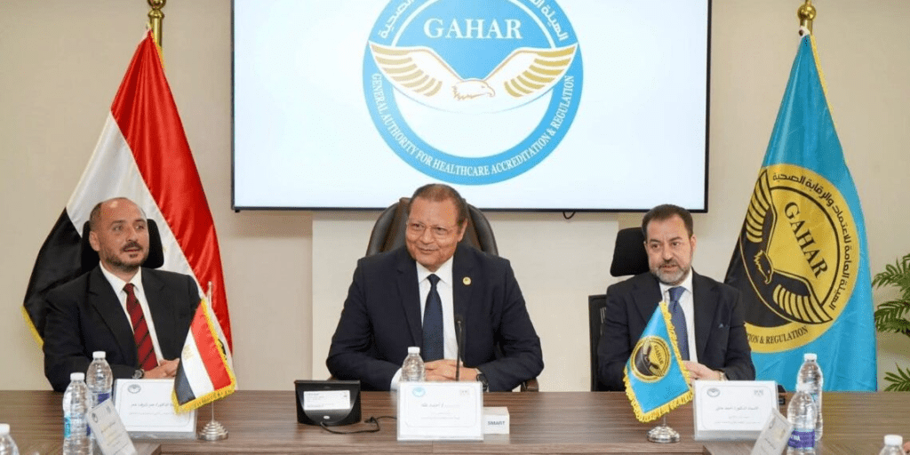 رئيس هيئة الاعتماد والرقابة الصحية يبحث مع أمين "المستشفيات الجامعية