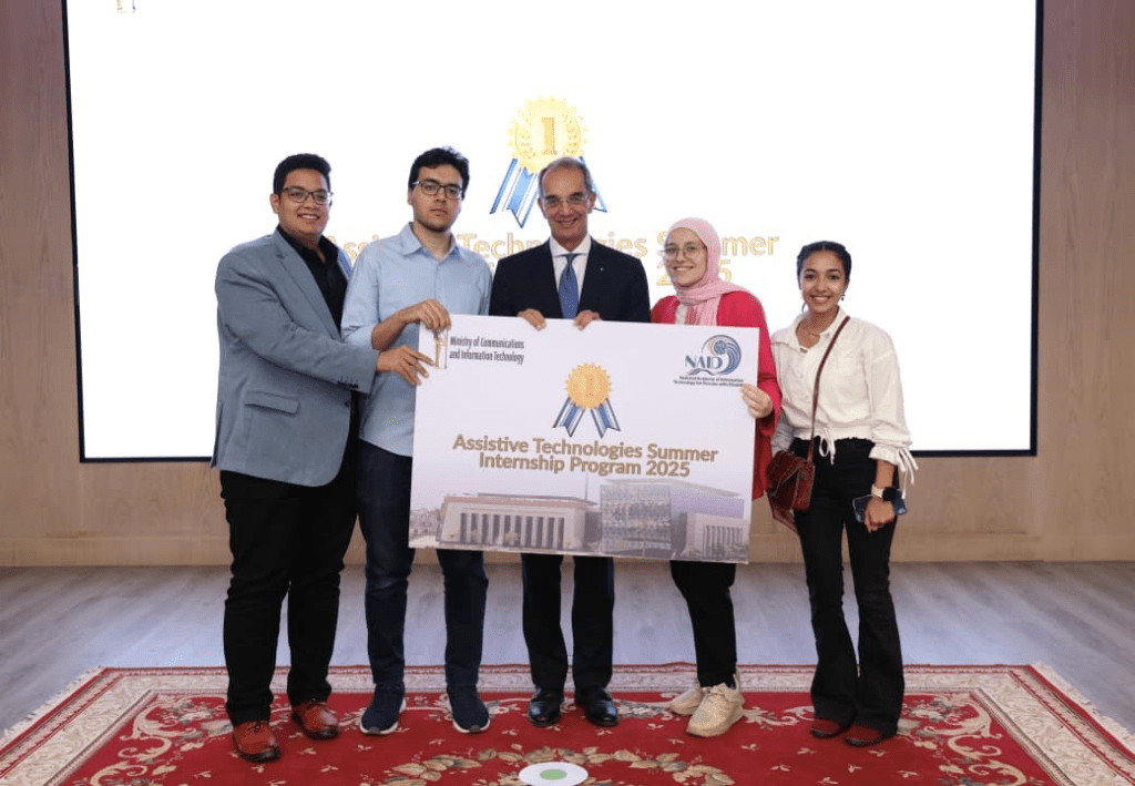 وزير الاتصالات يشهد حفل تخريج طلاب الجامعات الملتحقين
