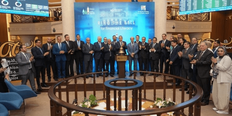 قيادات سوق المال يفتتحون جلسة تداول البورصة احتفالًا بأسبوع المستثمر العالمي 2025