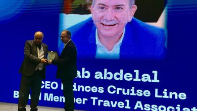 تكريم إيهاب عبد العال في مؤتمر «Hotel Tech»