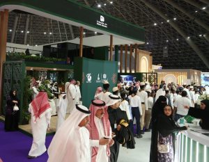 "دله البركة"صالح كامل في خدمة ضيوف الرحمن